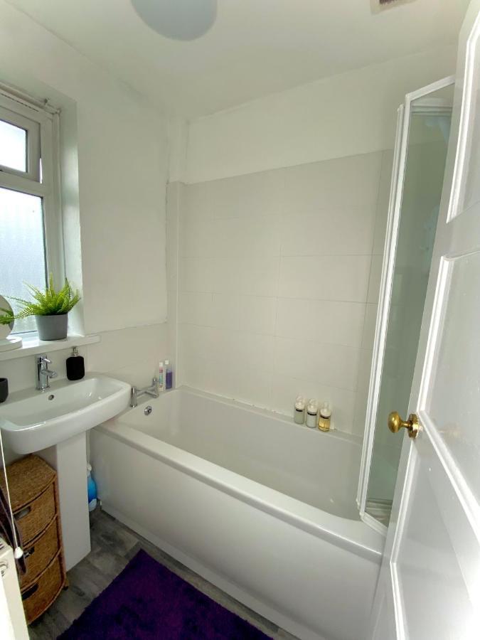 Cheerful And Cosy Double Room Belfast Exterior photo